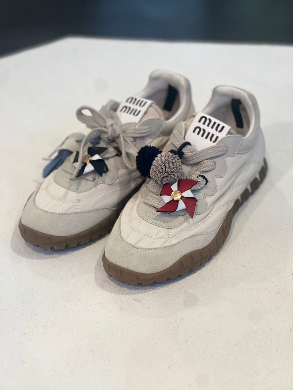 TENIS MU MU BEIGE-M