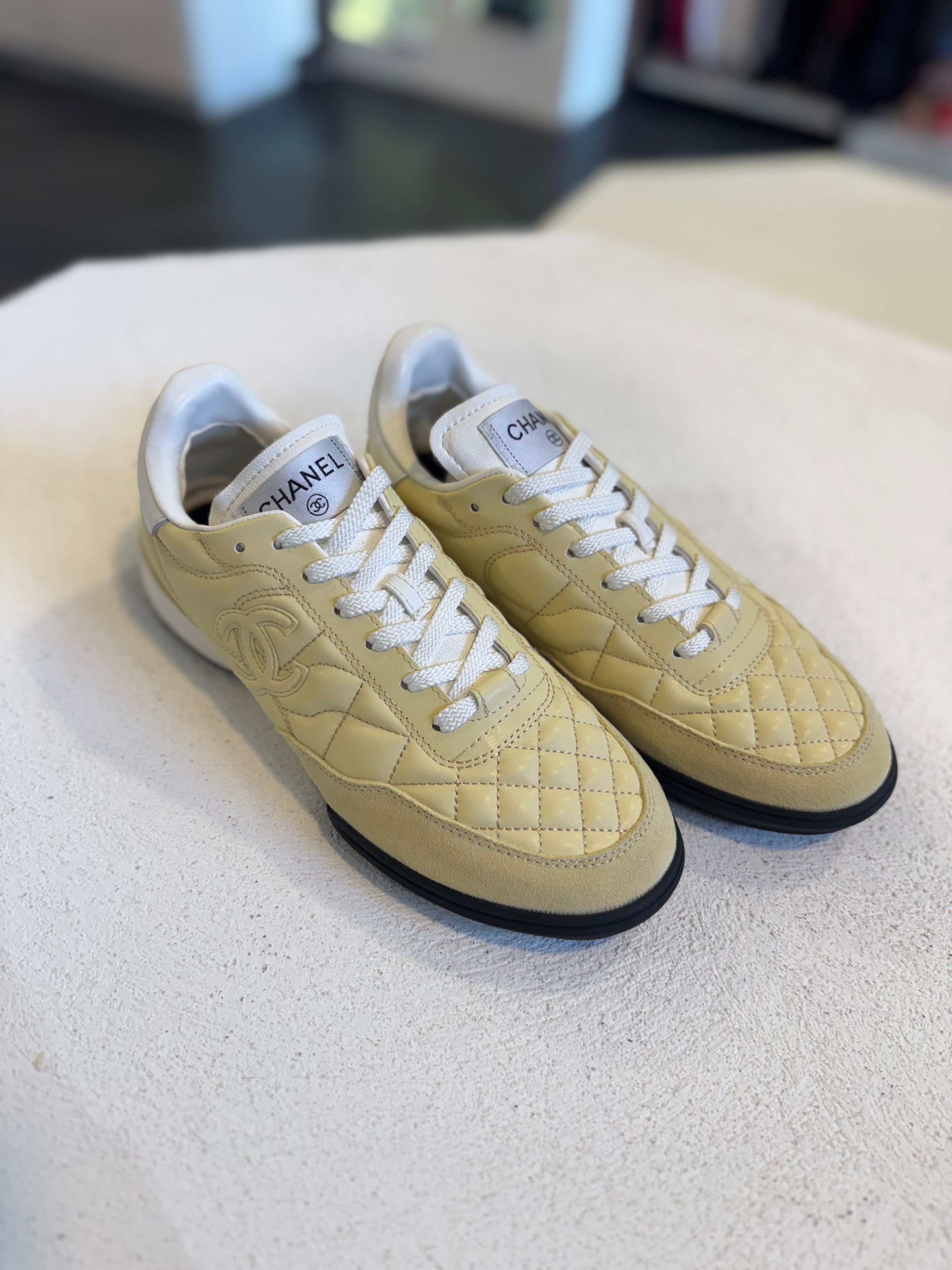TENIS AMARILLOS