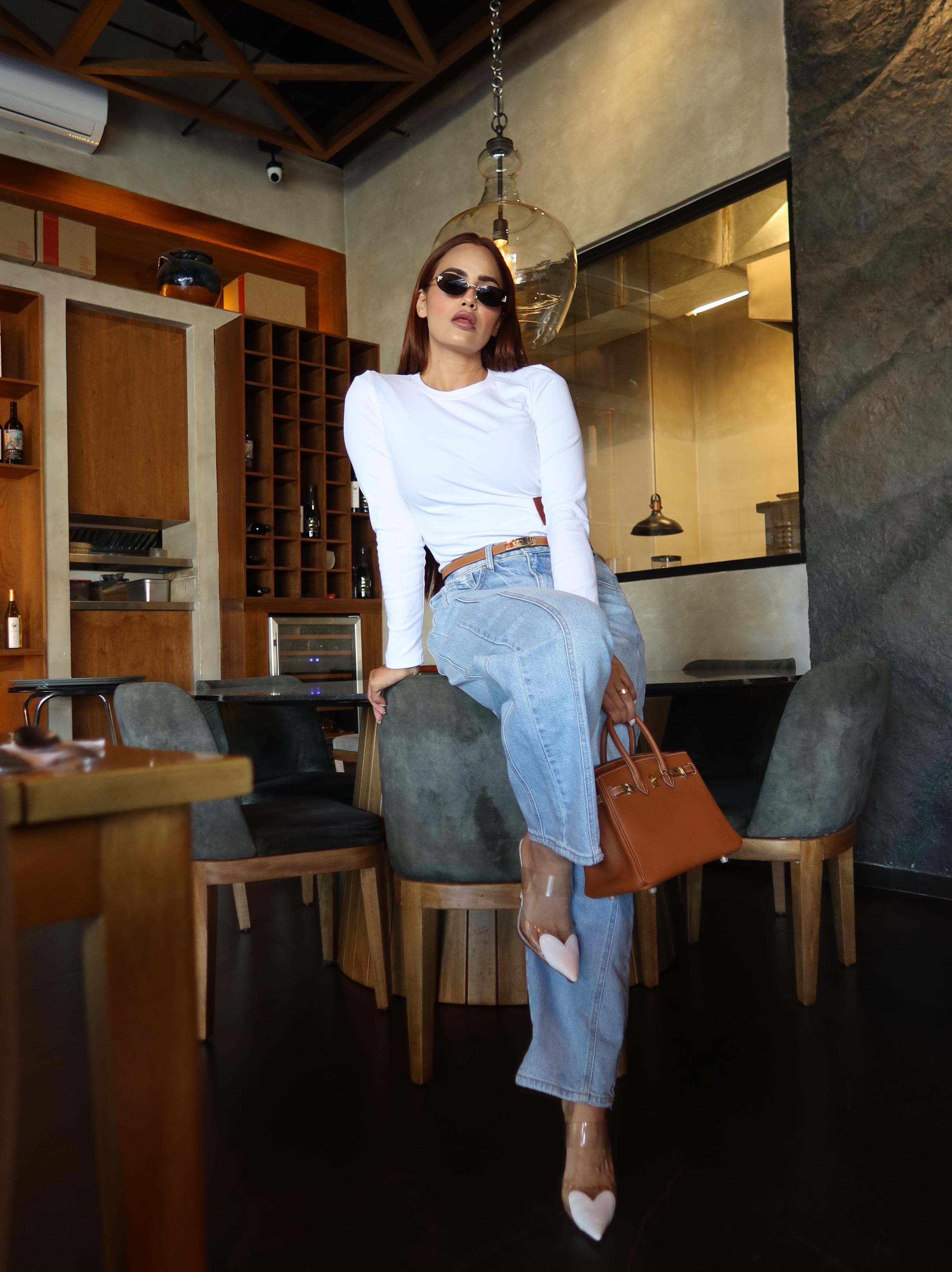 PANTALÓN MOM JEANS