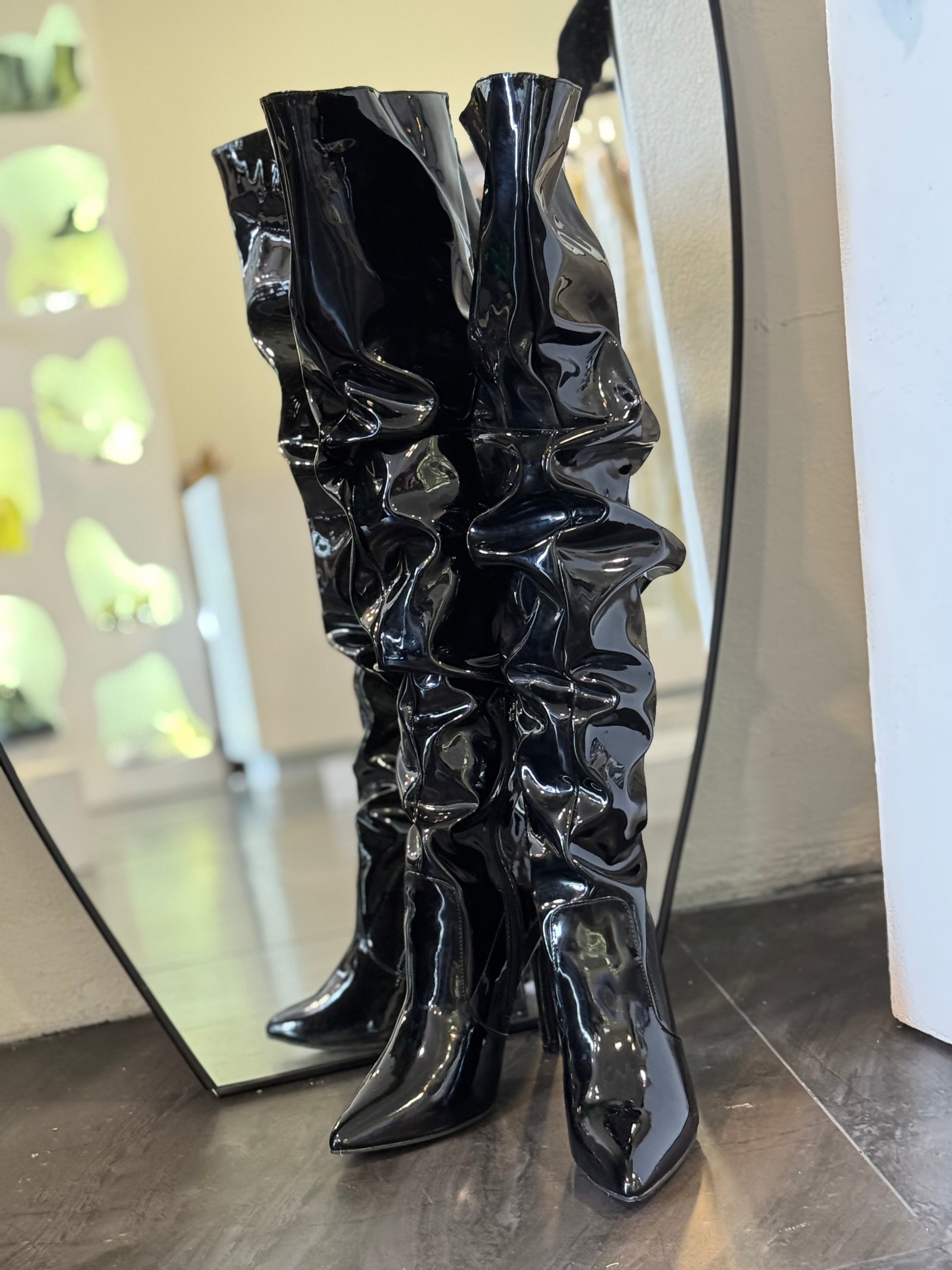 BOTA NEGRA CHAROL