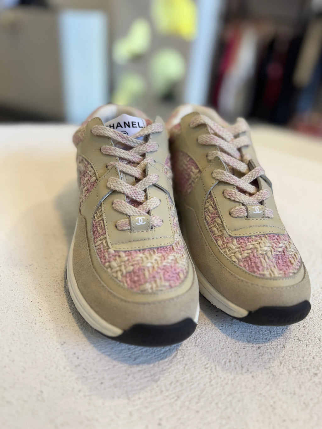 Tenis rosas con camel