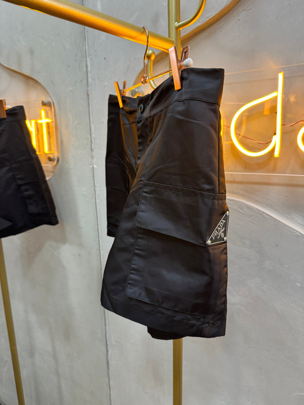 Short  negro tela impermeable