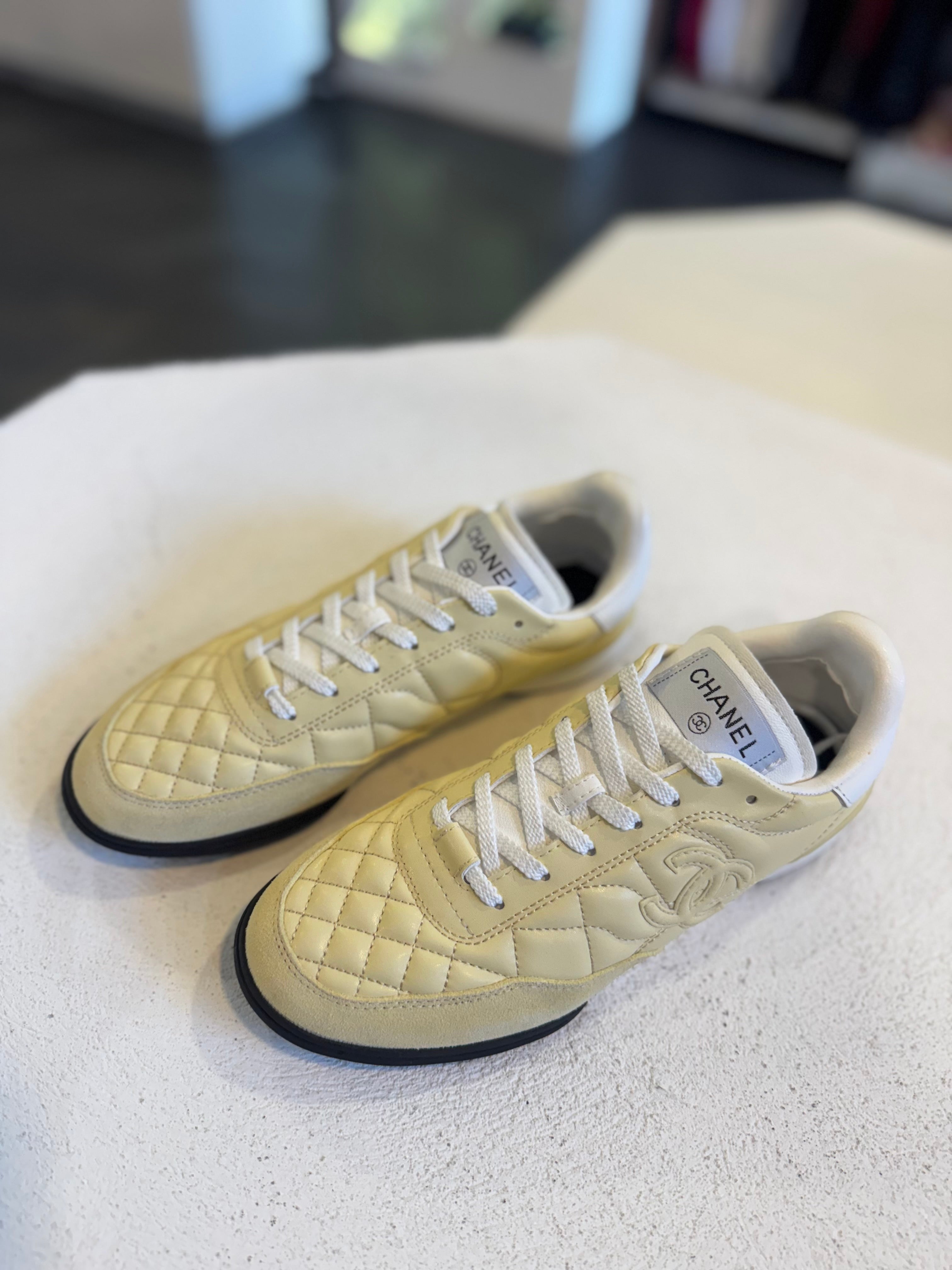 TENIS AMARILLOS