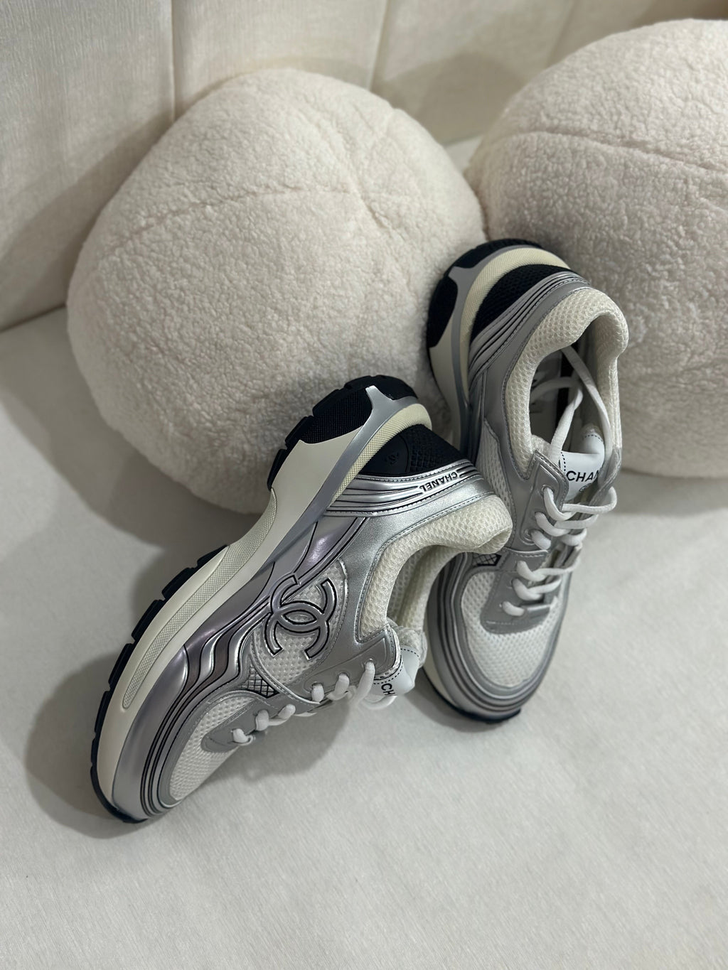 Tenis plata