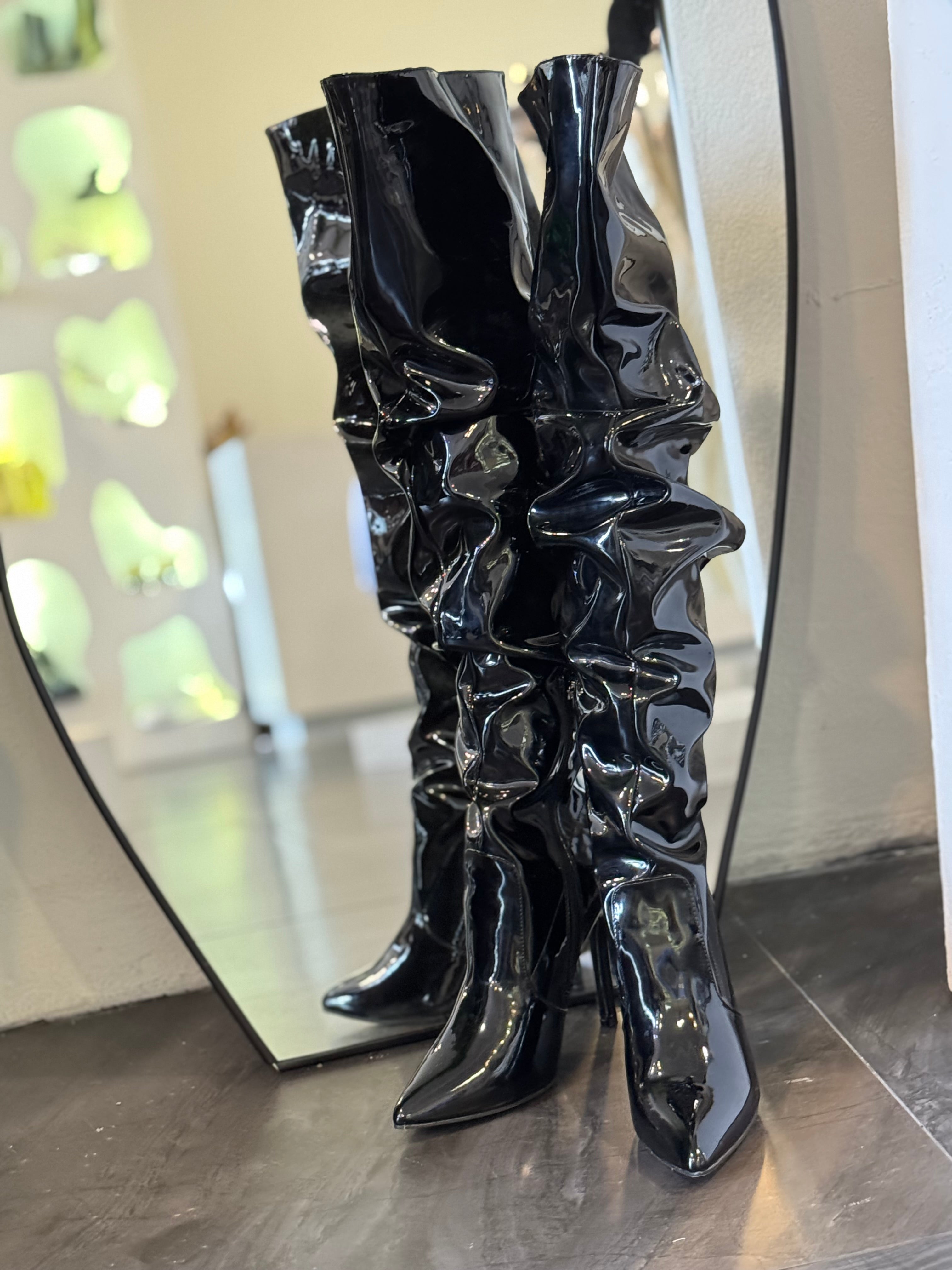 BOTA NEGRA CHAROL