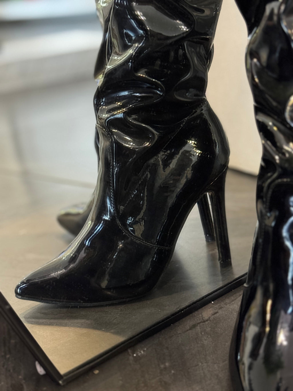BOTA NEGRA CHAROL