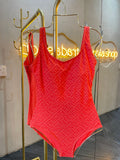 traje de baño naranja