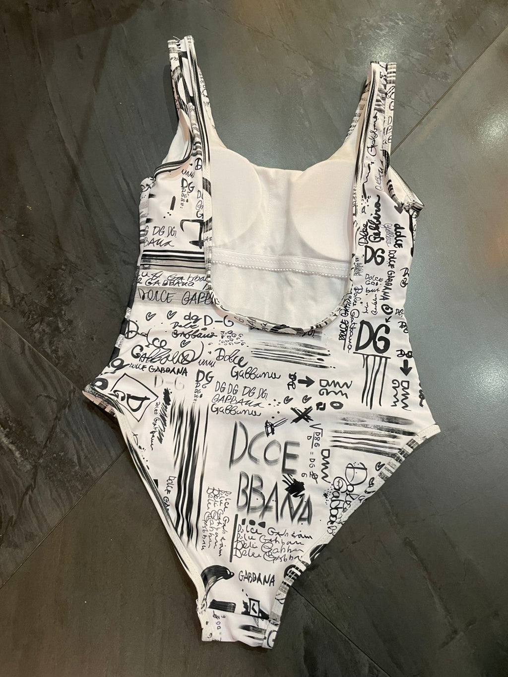Traje de baño letras